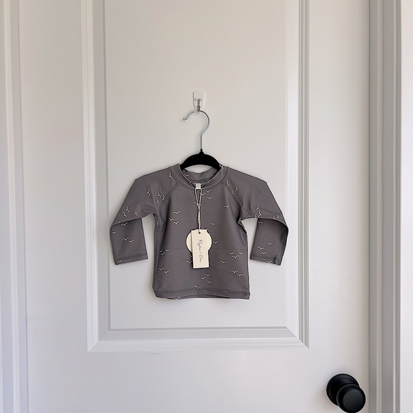 🏝️Rylee + Cru Seagull Grey Rashguard Swim and Shorts Set NWT - Picture 2 of 8